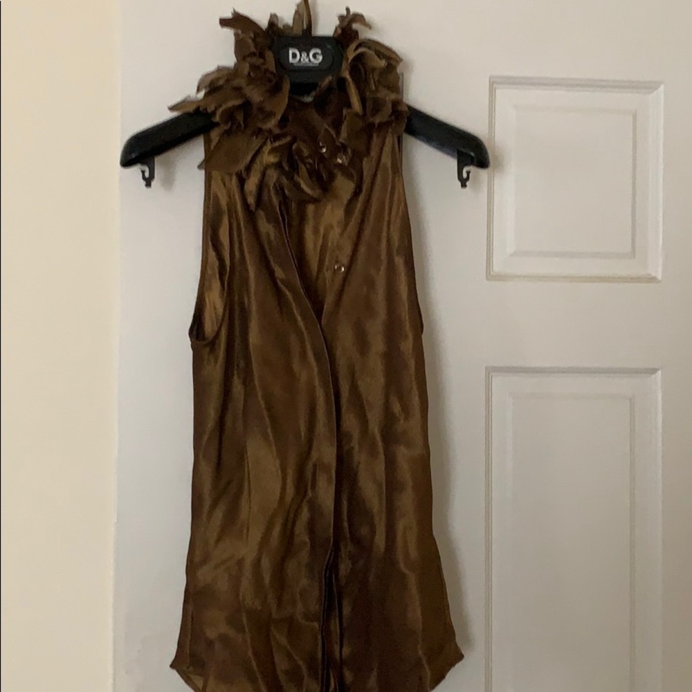 Golden bronze top